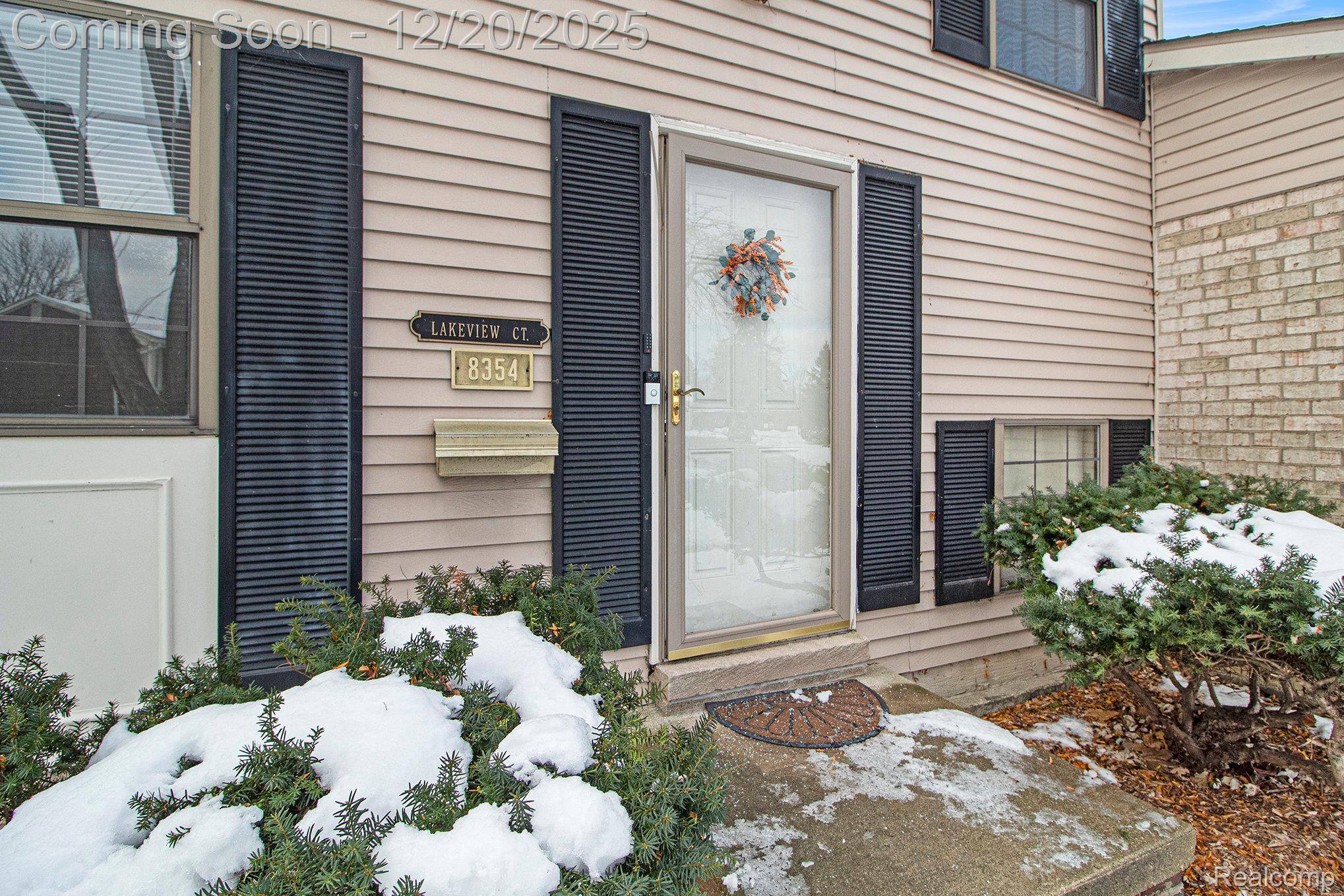 Superior, MI 48198,8354 Lakeview CT