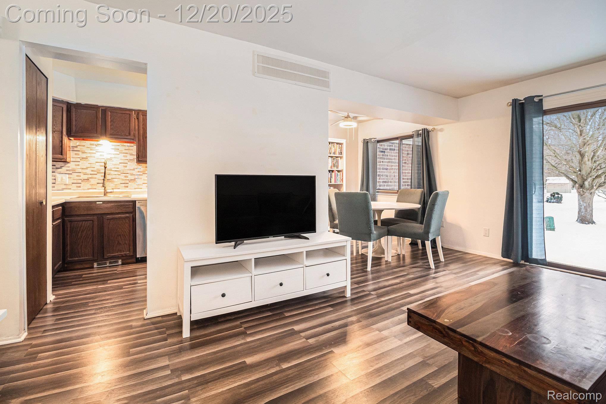 Superior, MI 48198,8354 Lakeview CT