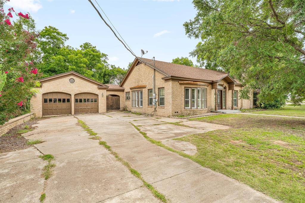De Leon, TX 76444,941 S Texas Street