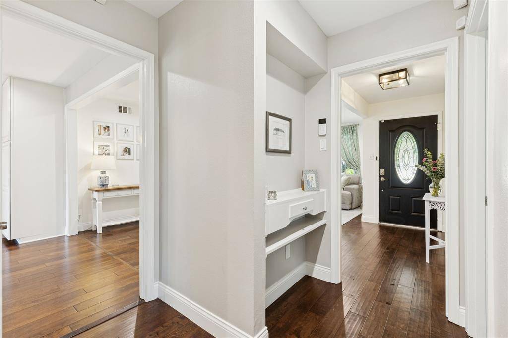 Dallas, TX 75238,10626 Larchfield Lane