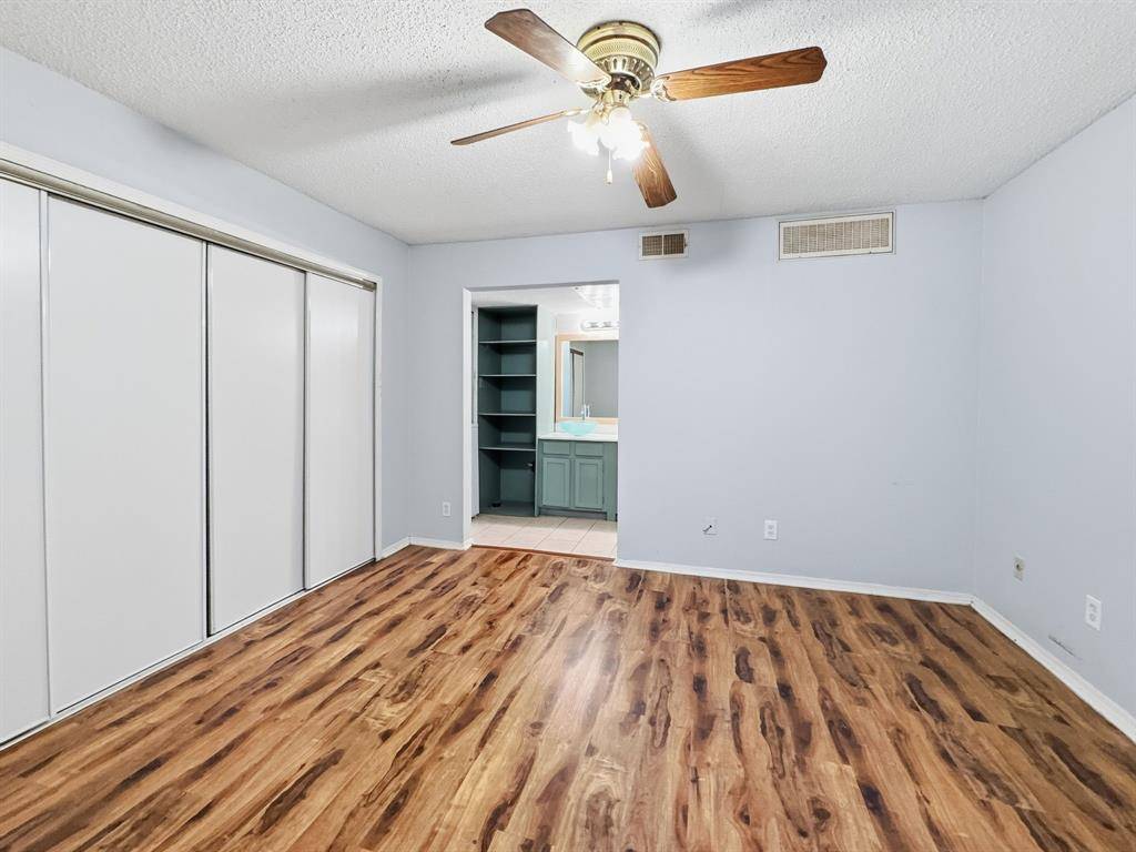 Dallas, TX 75243,9835 Walnut Street #208