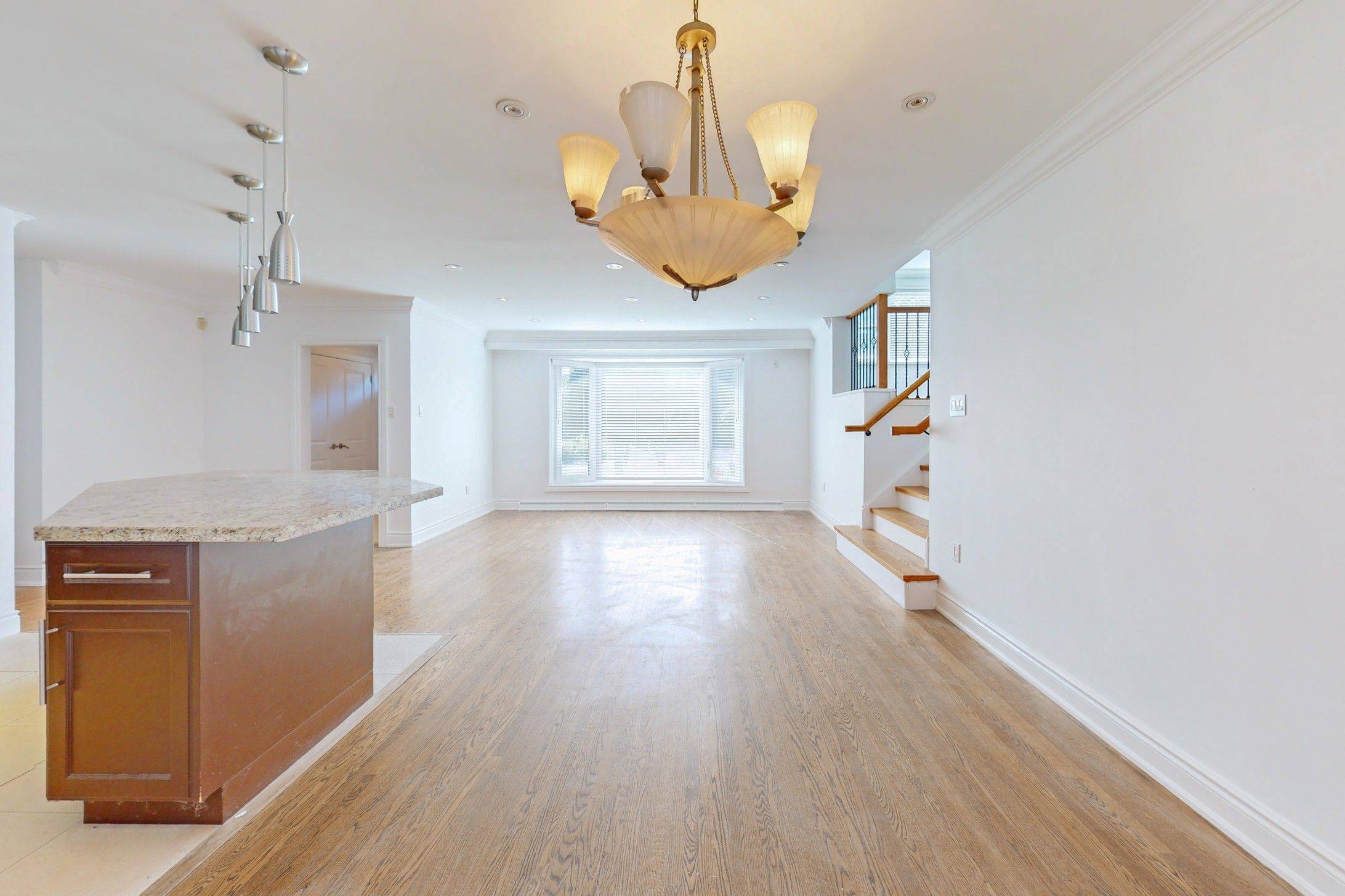 Toronto C06, ON M3H 5E8,212 Goddard ST #Main Level