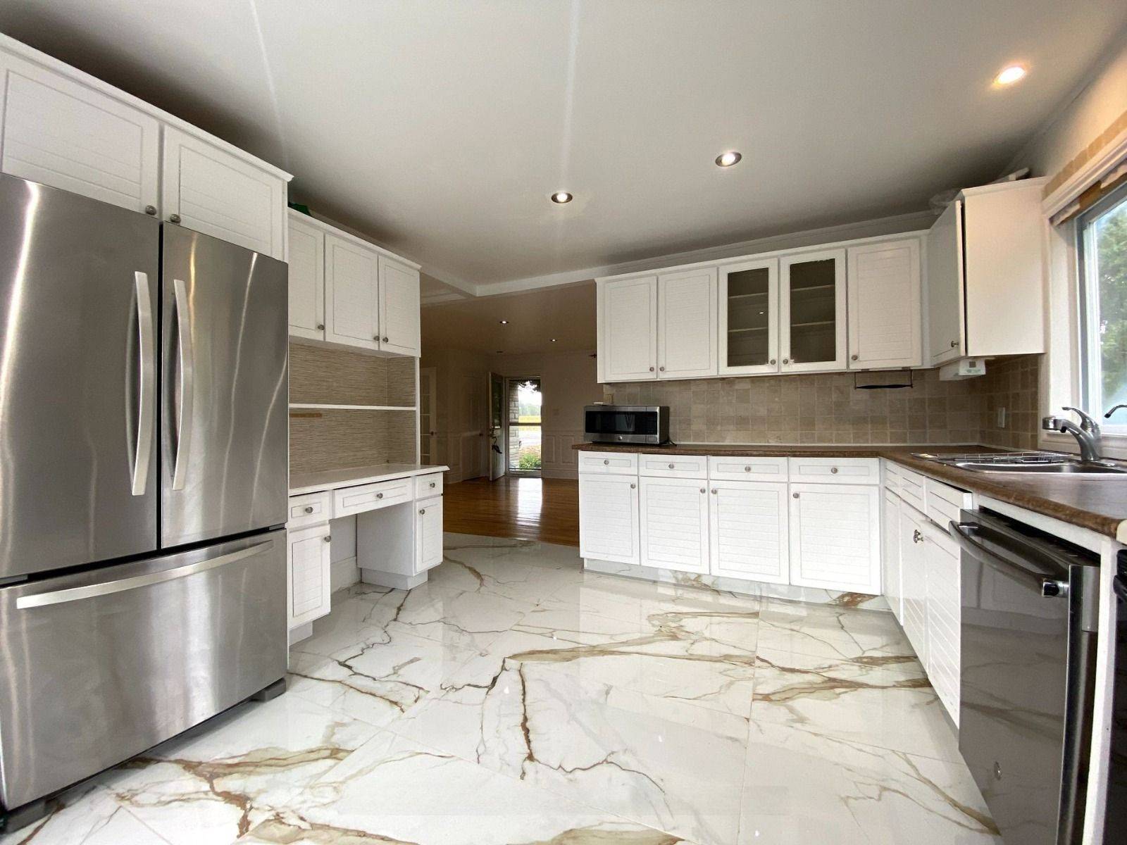 King, ON L7B 1A3,16605 Jane ST