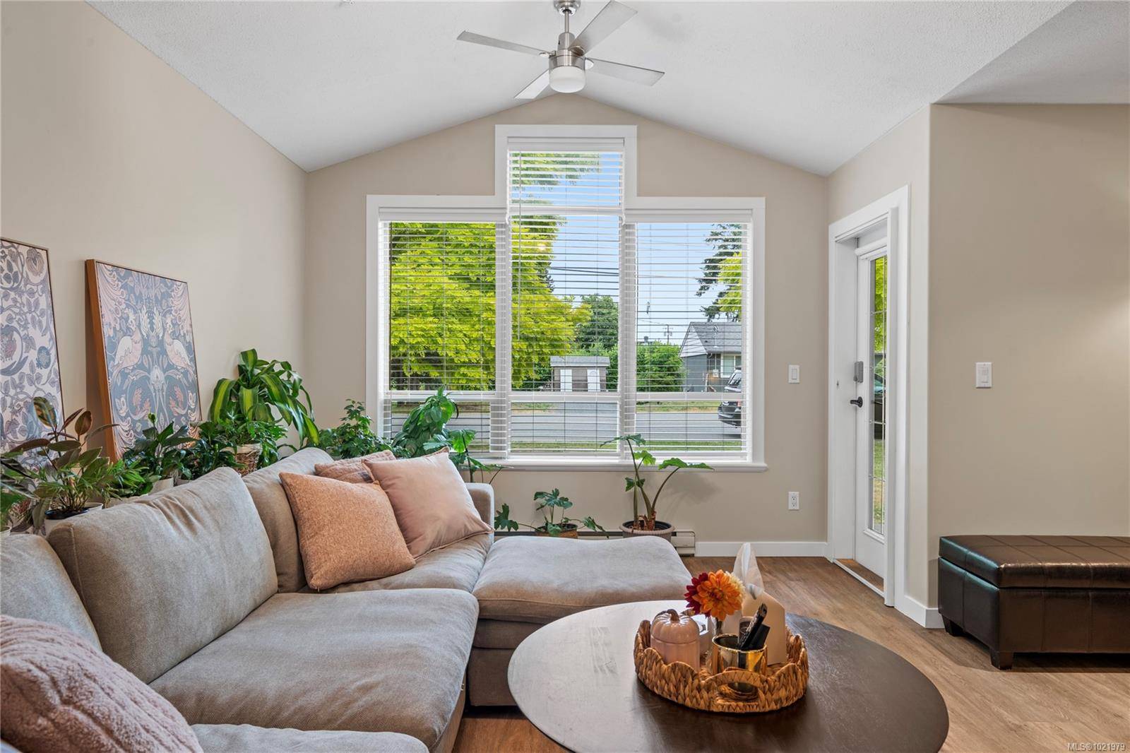 Parksville, BC V9P 2N5,261 Mills St #806