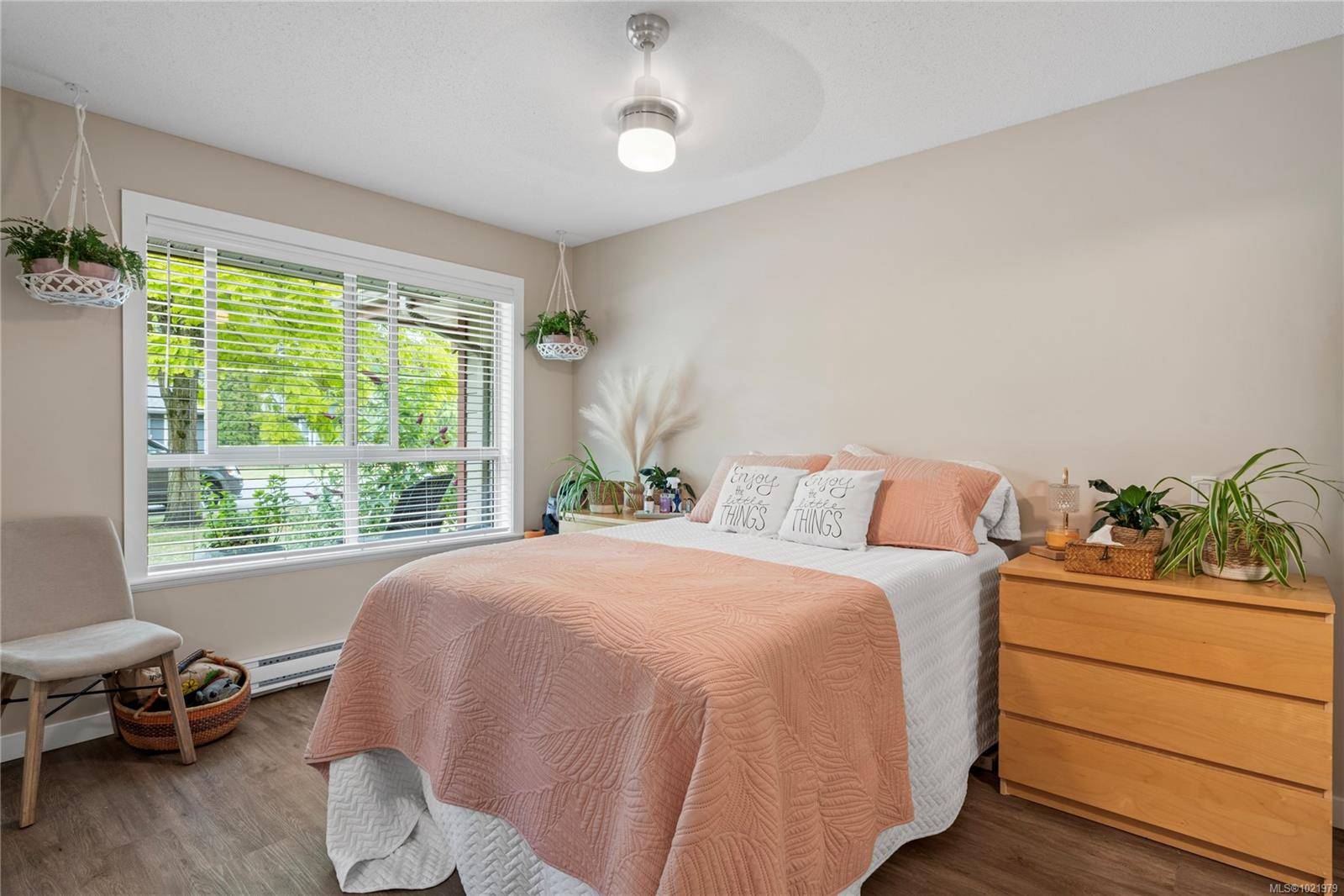 Parksville, BC V9P 2N5,261 Mills St #806