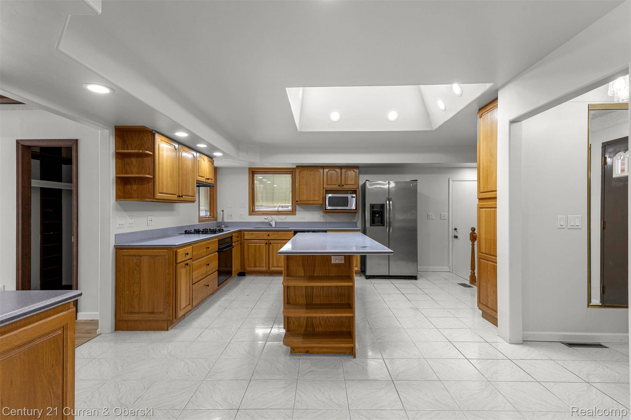 Dearborn Heights, MI 48127,20517 River Oaks DR