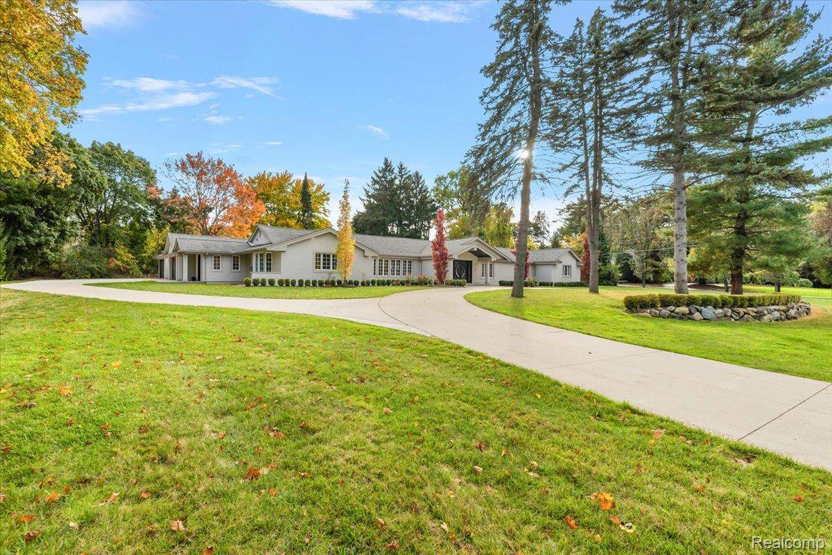 Bloomfield Hills, MI 48301,5741 Snowshoe CIR