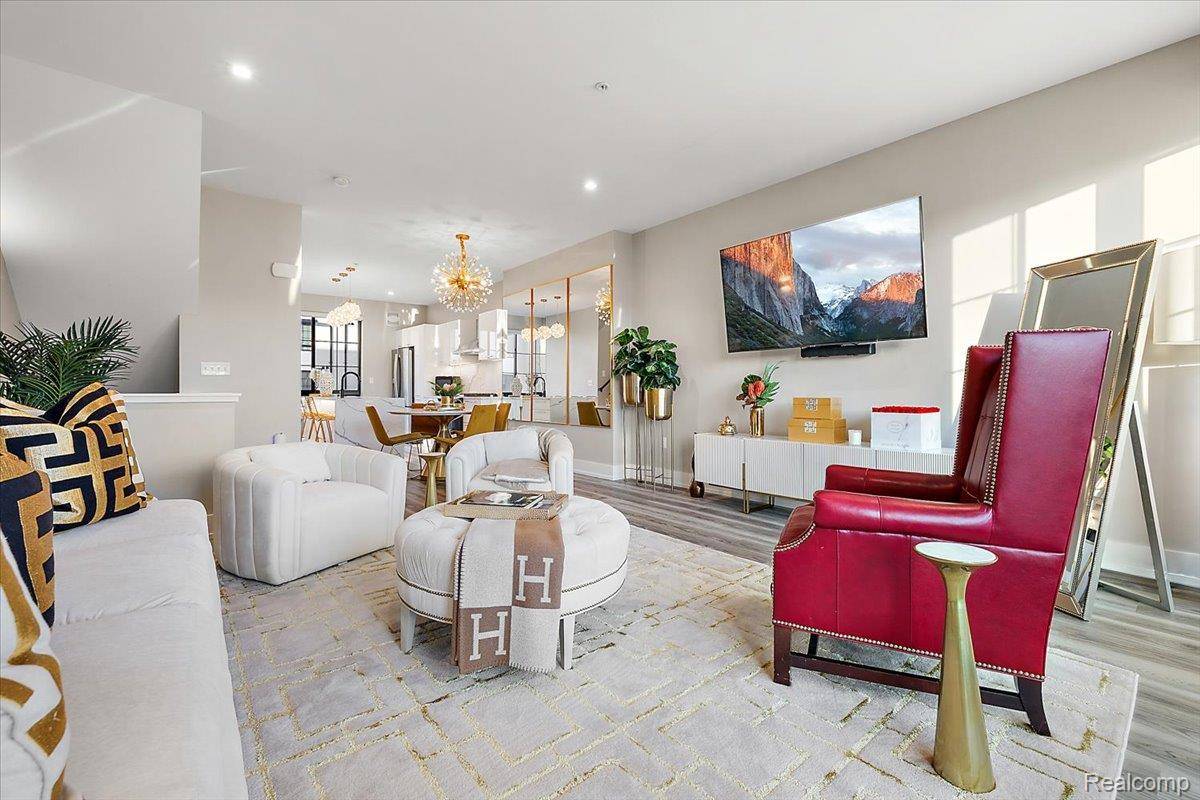 Royal Oak, MI 48067,533 E Harrison AVE #41