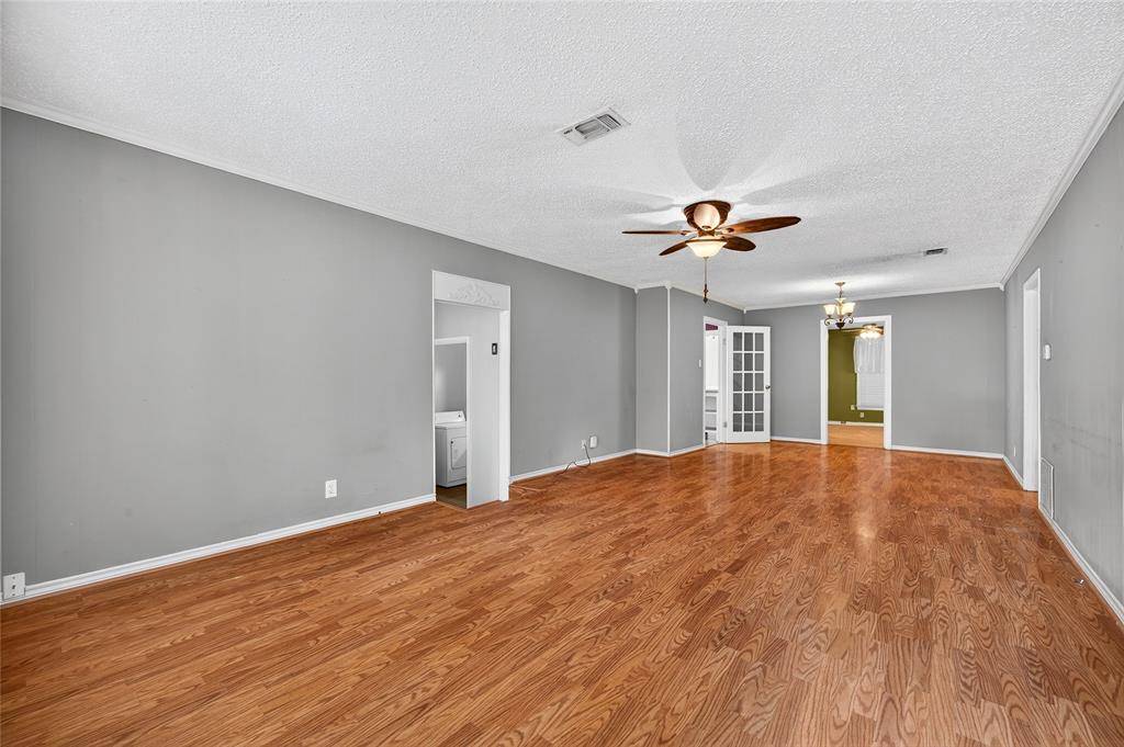 Denison, TX 75020,517 W Bullock Street