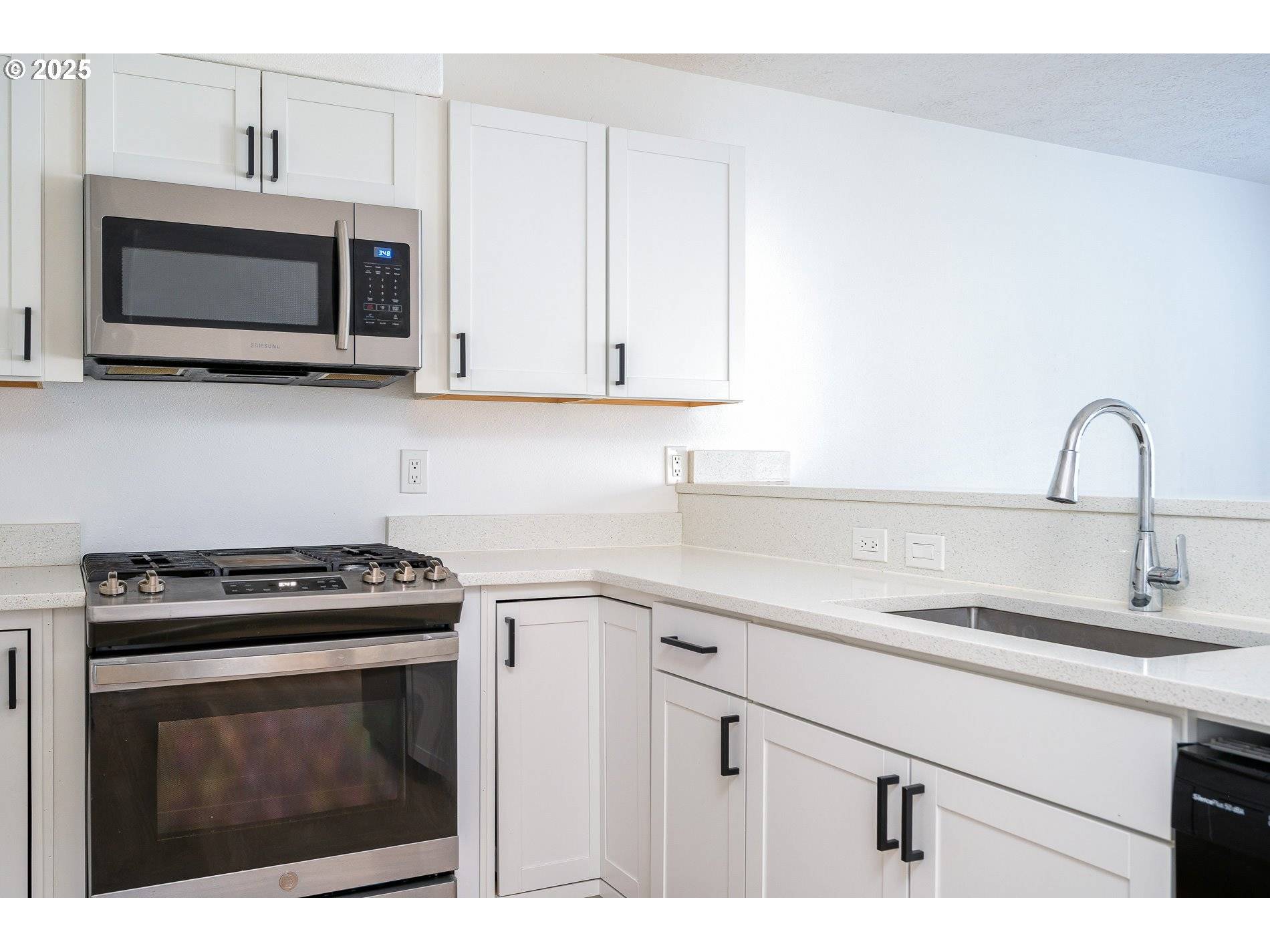 Sandy, OR 97055,39380 AMHERST ST