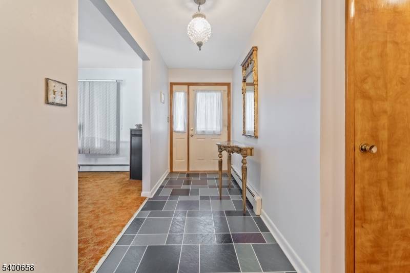 Raritan Twp., NJ 08822,18 Wells Rd