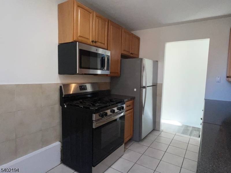 Edgewater Boro, NJ 07020,10 Hilliard Ave #4