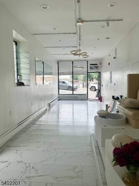 Edgewater Boro, NJ 07020,10 Hilliard Ave