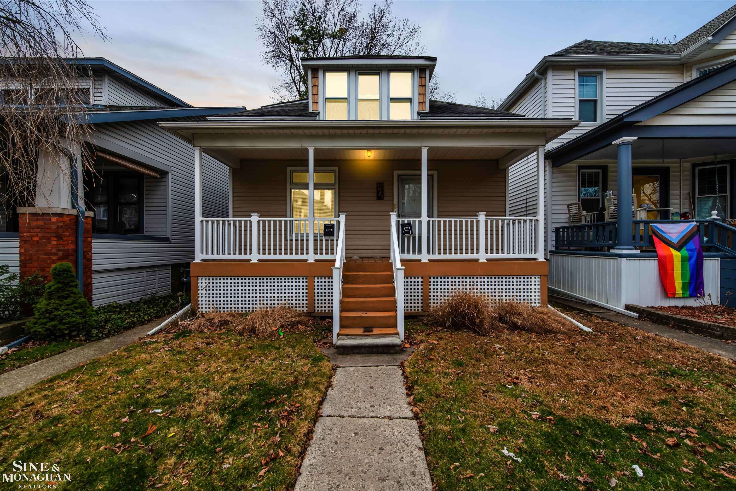 Grosse Pointe Park, MI 48230,1083 Lakepointe ST