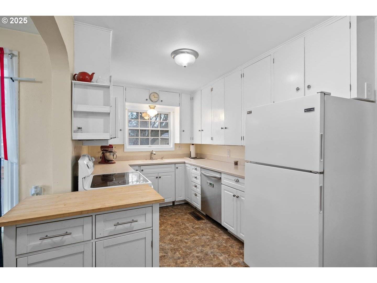 Portland, OR 97216,9311/9315 SE GRANT ST