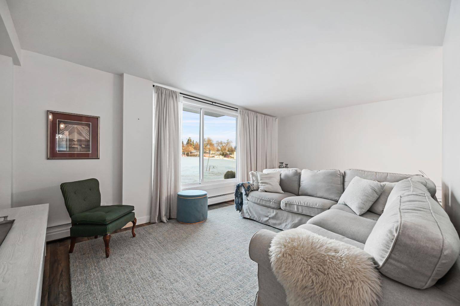 Calgary, AB T2H 1N2,315 Heritage DR SE #102