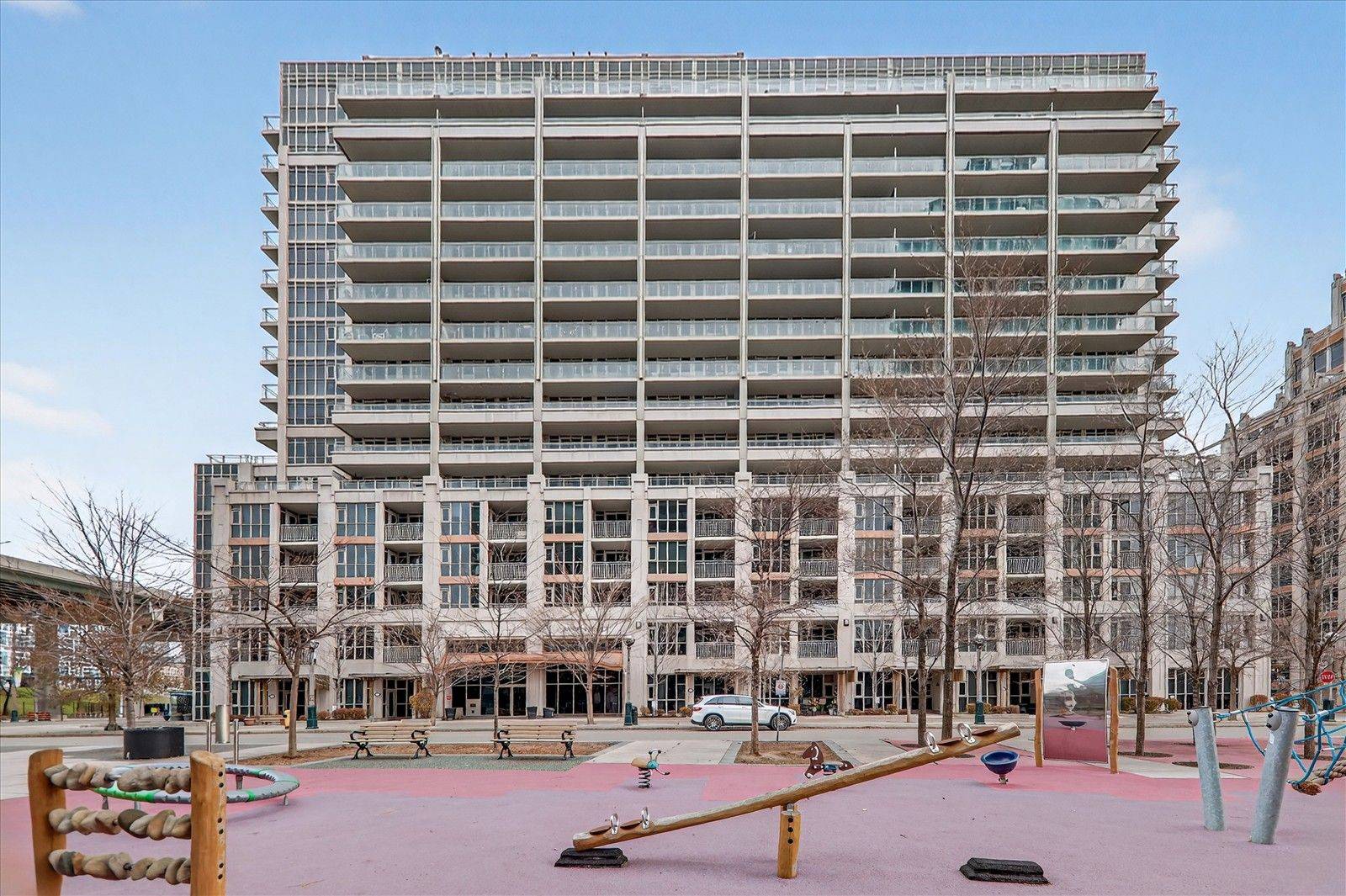 35 Bastion ST #706, Toronto C01, ON M5V 0C2