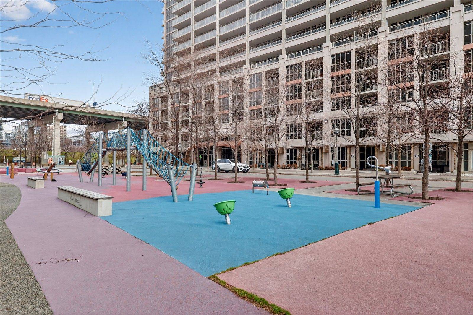 35 Bastion ST #706, Toronto C01, ON M5V 0C2