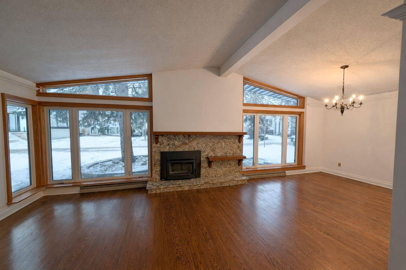 Toronto C15, ON M2K 1W2,23 Palomino CRES