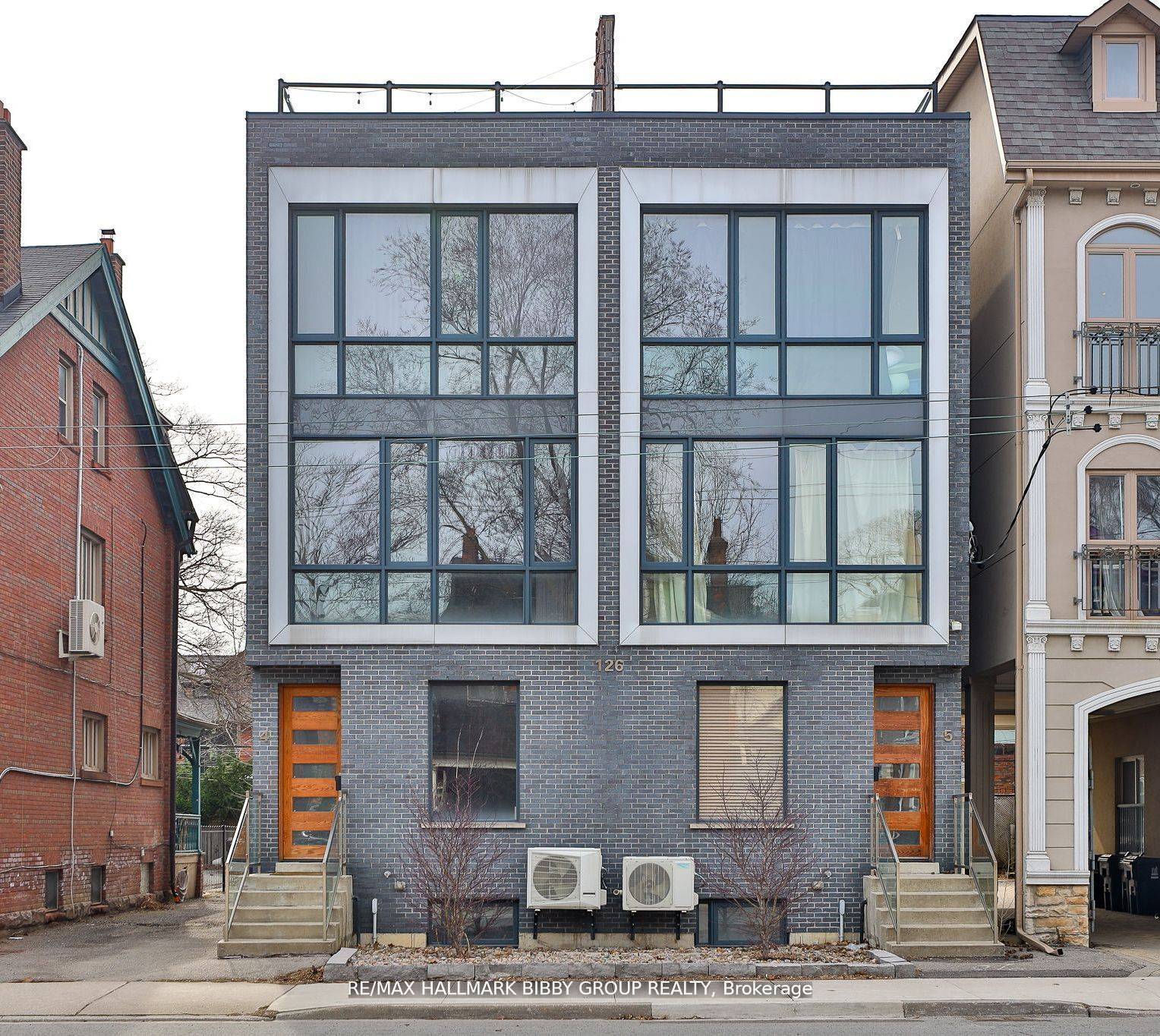 Toronto C02, ON M5R 2T8,126 Spadina RD #4