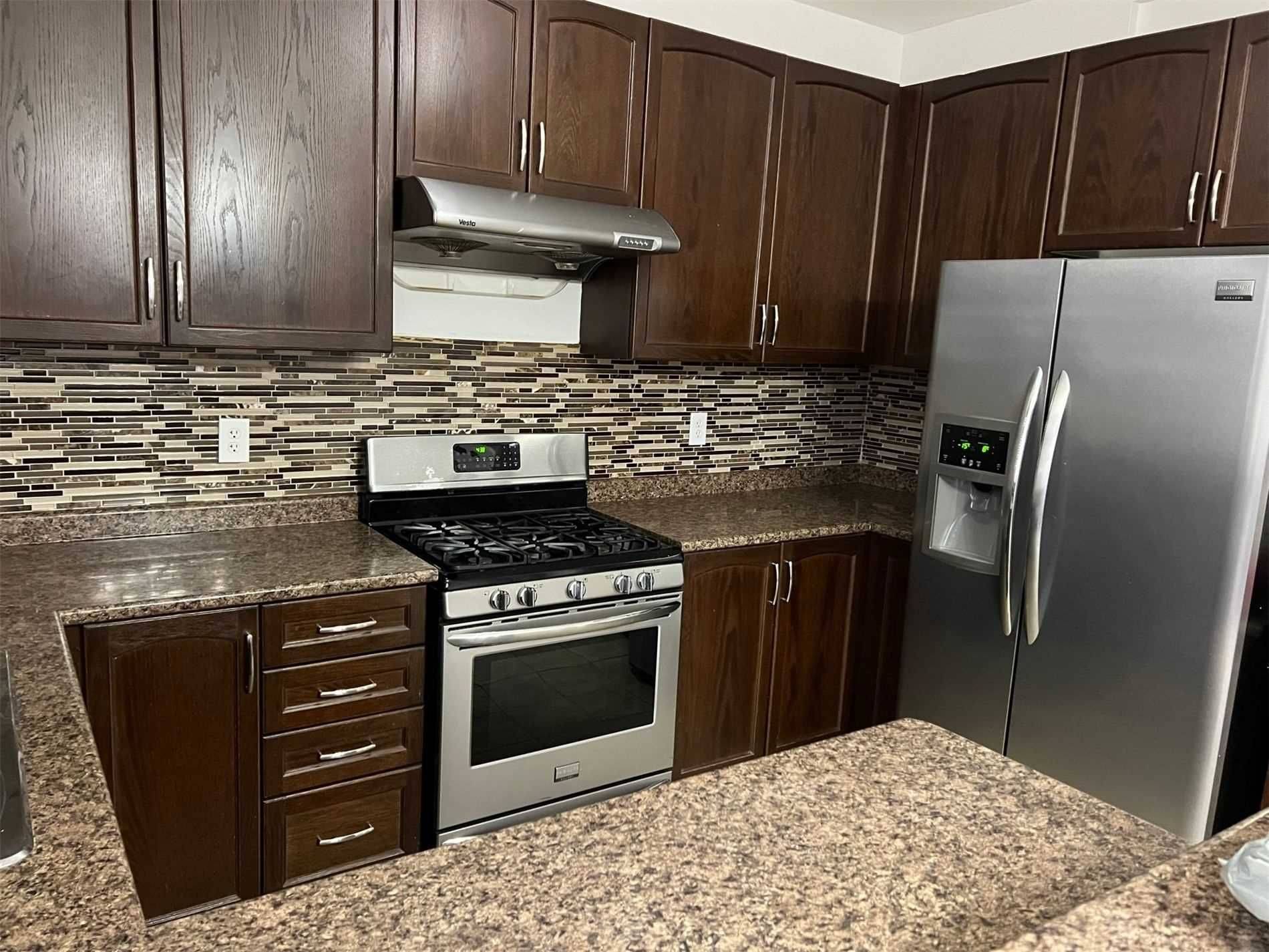 Brampton, ON L6R 0T6,87 Summitgreen CRES