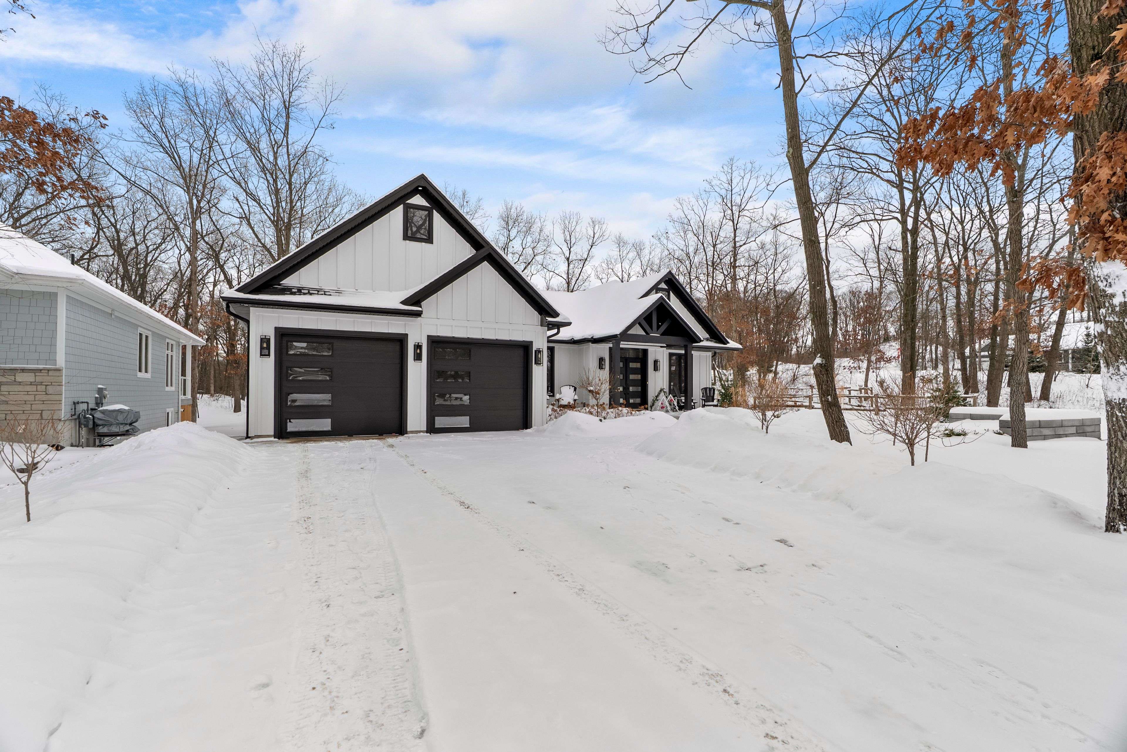 Lambton Shores, ON N0M 1T0,10143 Pinery Bluffs RD