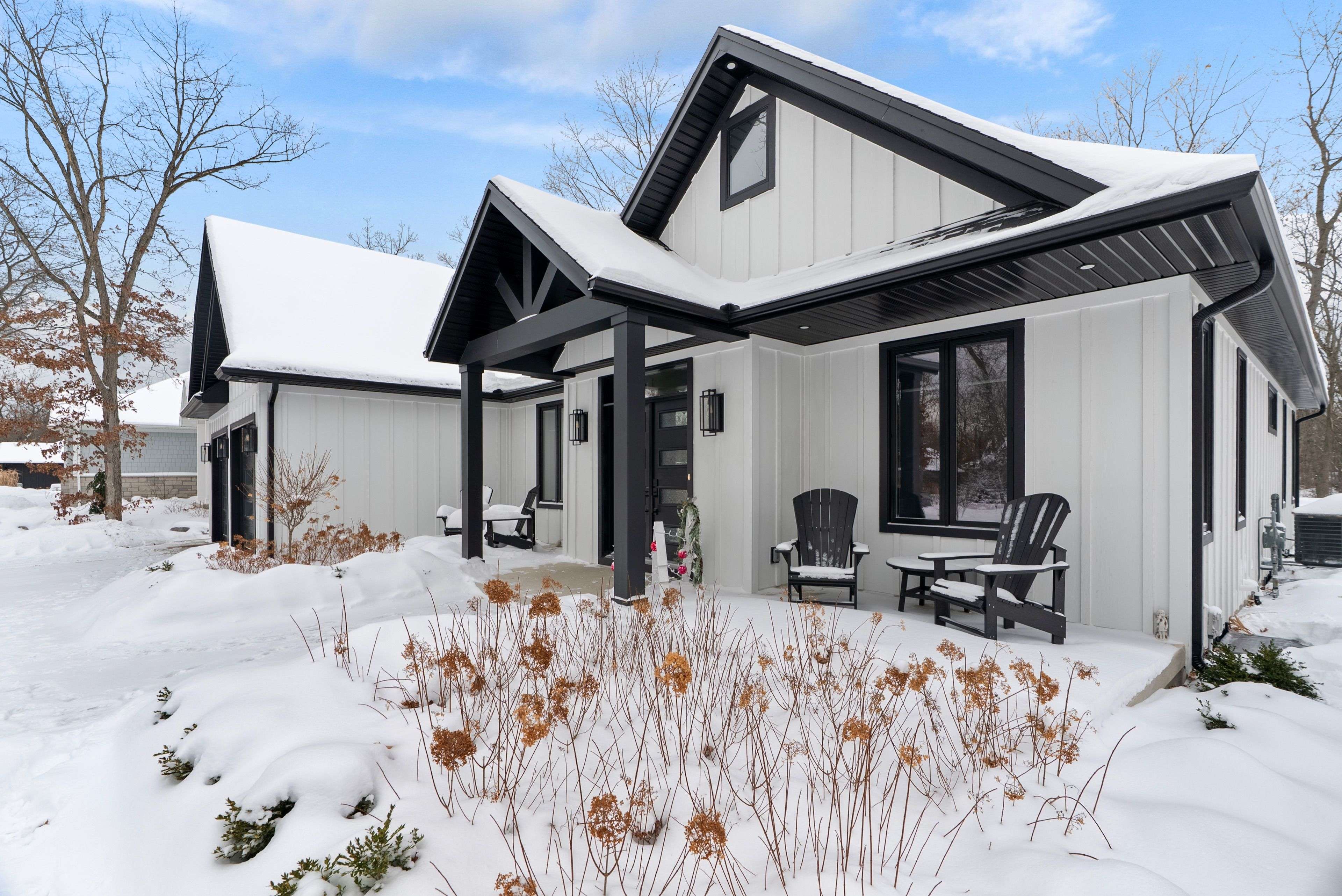 Lambton Shores, ON N0M 1T0,10143 Pinery Bluffs RD