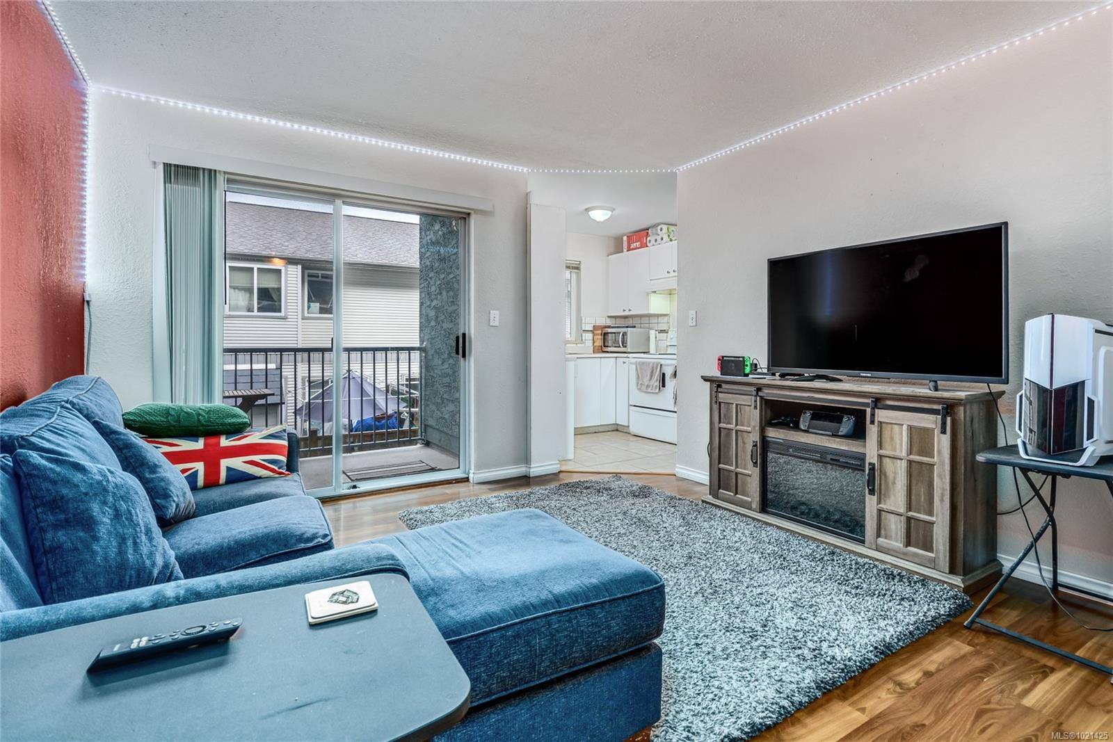 Courtenay, BC V9N 3R9,1050 Braidwood Rd #207