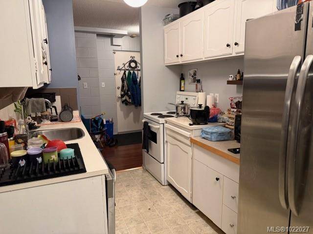 Nanaimo, BC V9R 2A4,997 Bowen Rd #4108