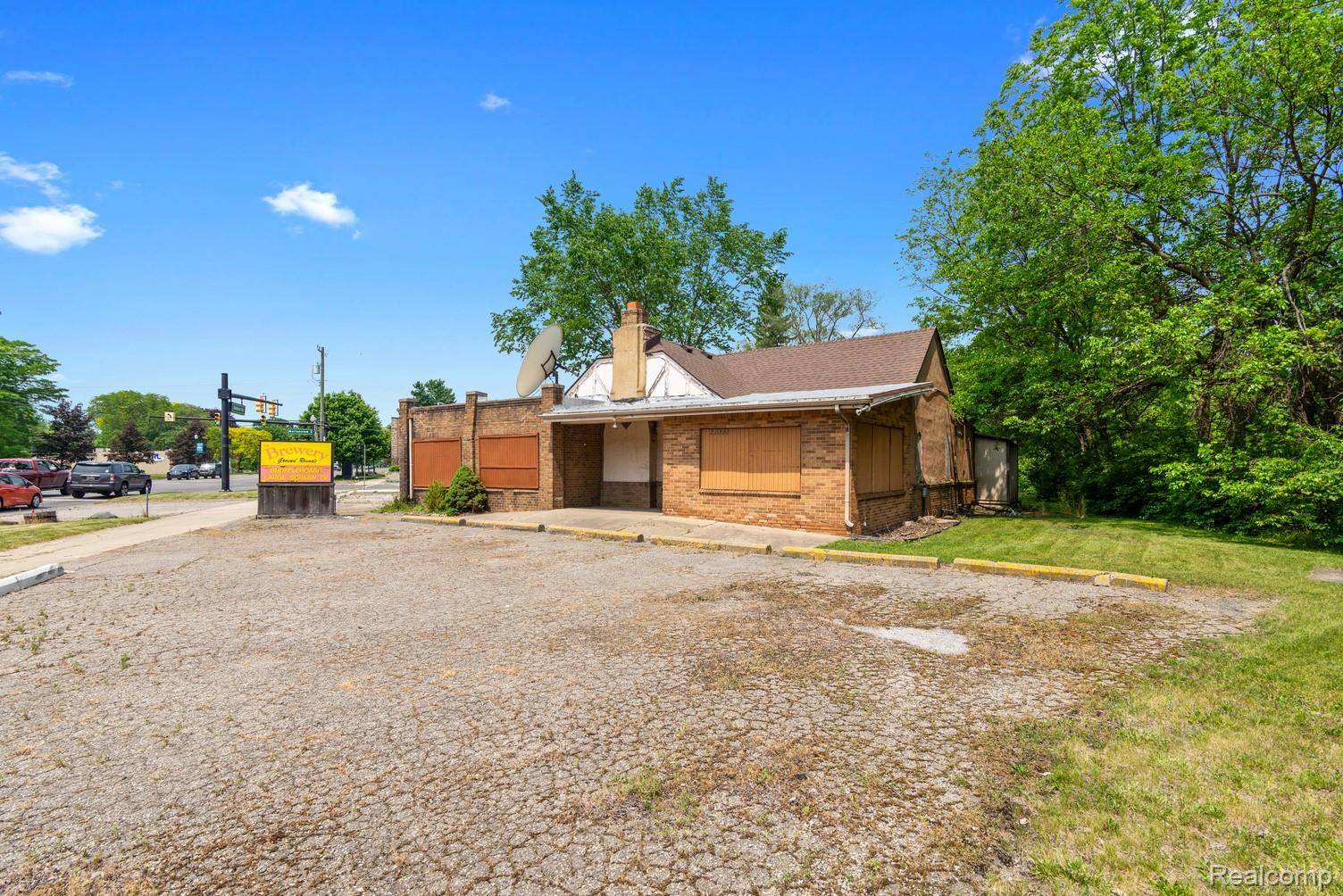 Trenton, MI 48180,21090 Goddard RD