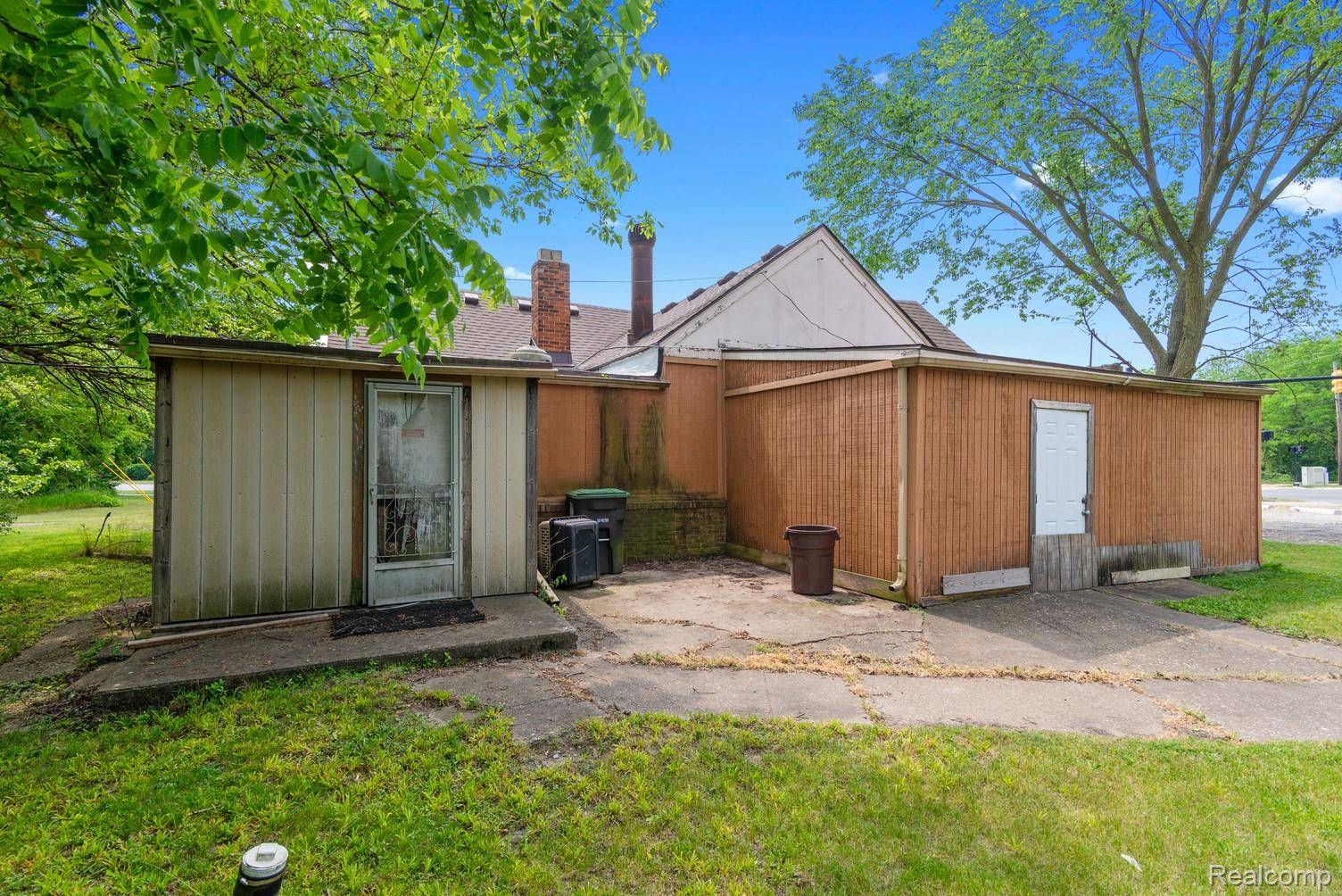 Trenton, MI 48180,21090 Goddard RD