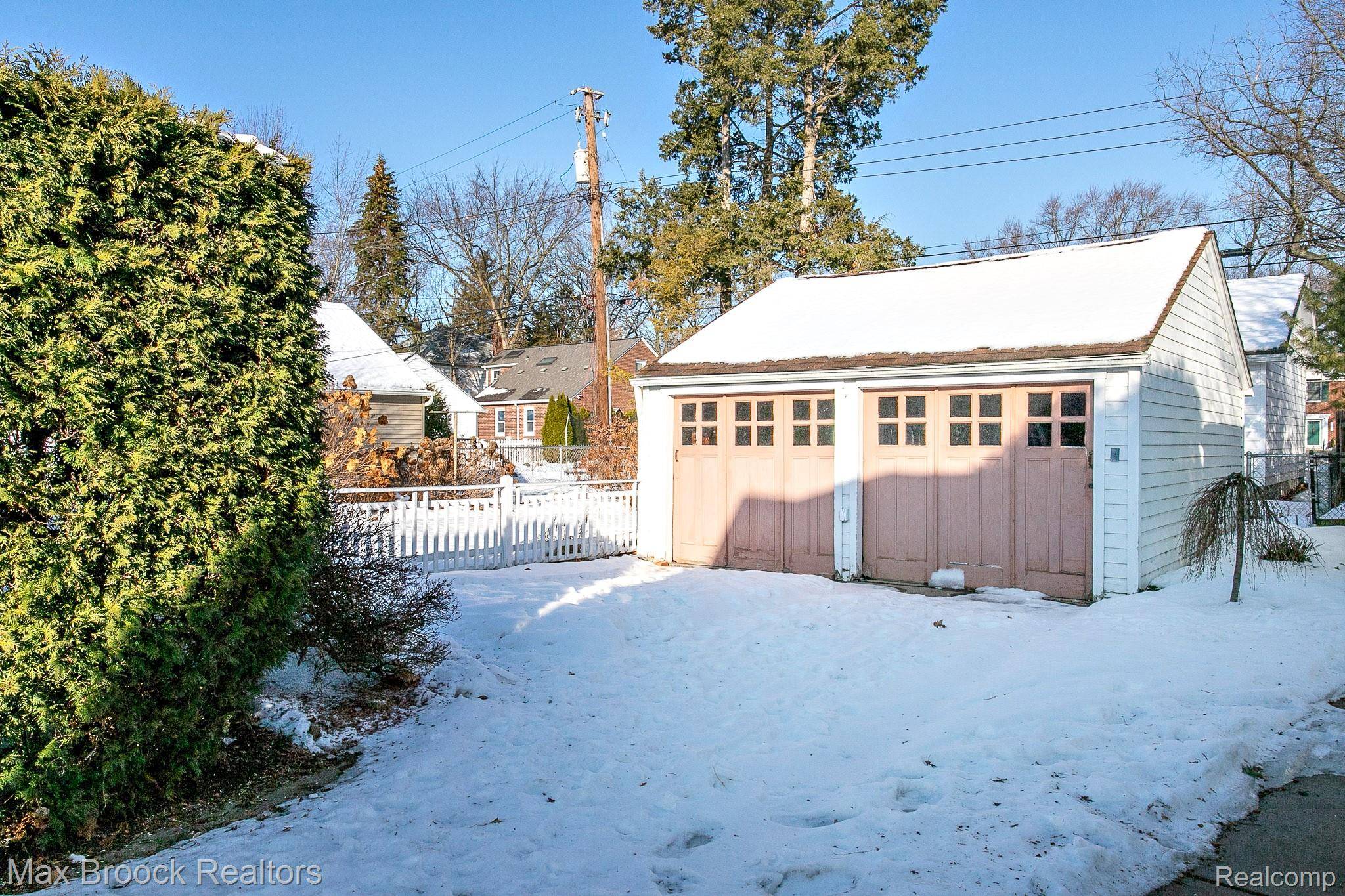 Huntington Woods, MI 48070,10034 Lasalle BLVD