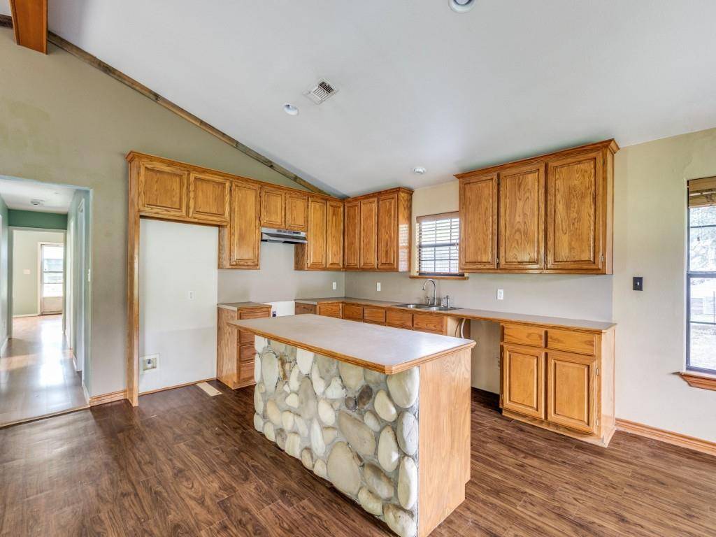 Whitesboro, TX 76273,14279 FM 678