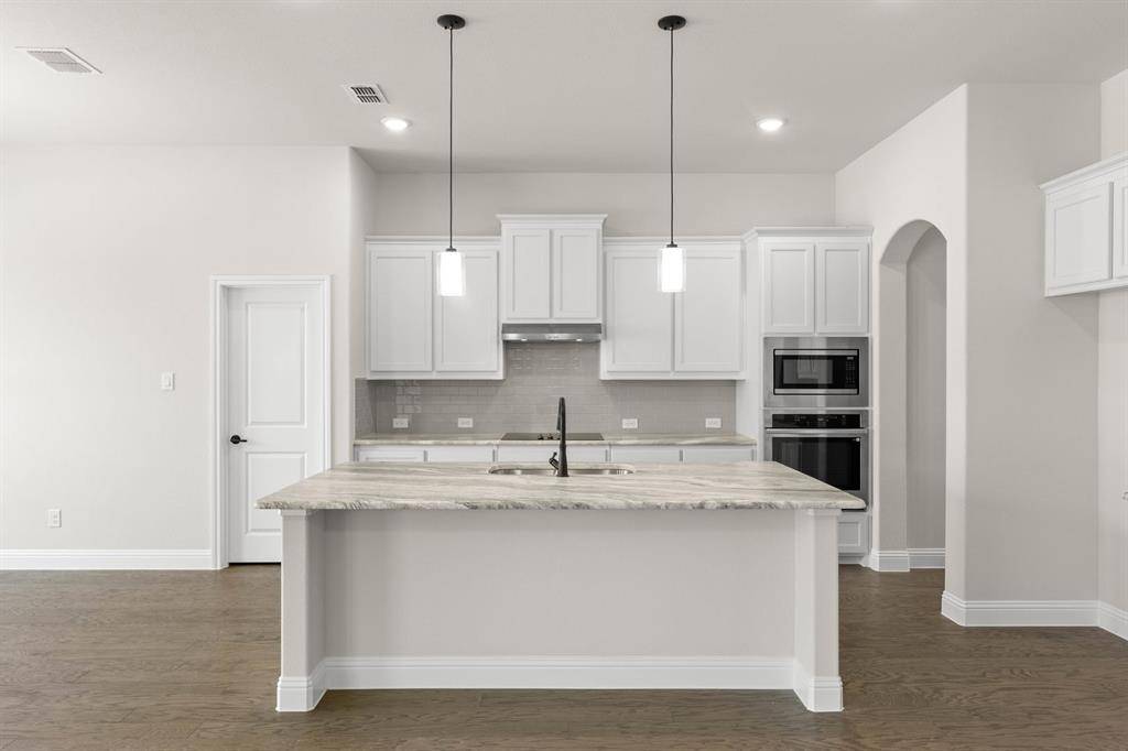 Joshua, TX 76058,35 Magpie Street