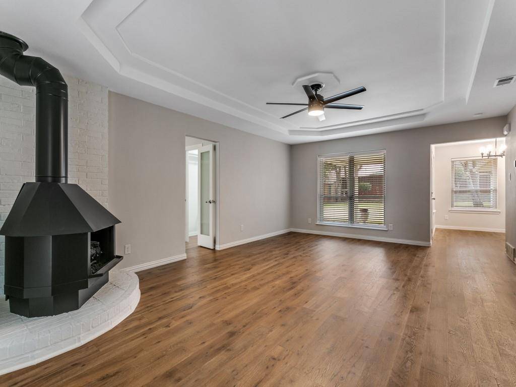 Grapevine, TX 76051,2521 Lone Star Lane