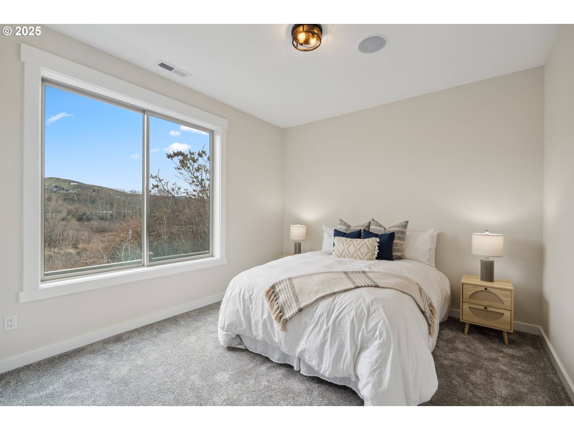 The Dalles, OR 97058,112 SOUTHSHORE AVE