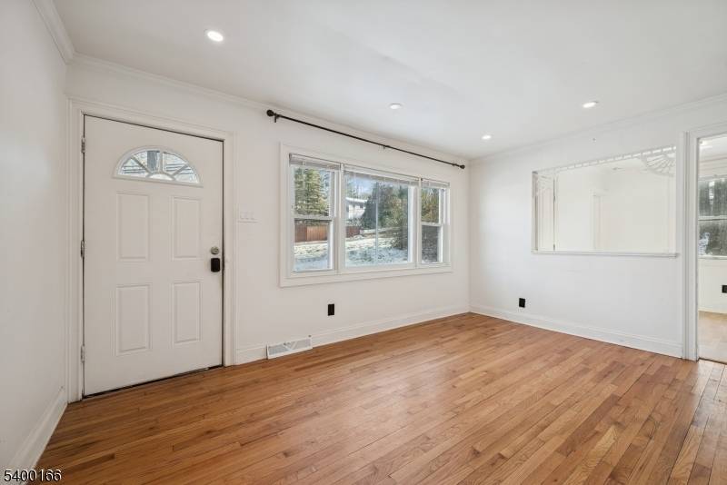 Hopatcong Boro, NJ 07843,206 Brooklyn Mountain Rd