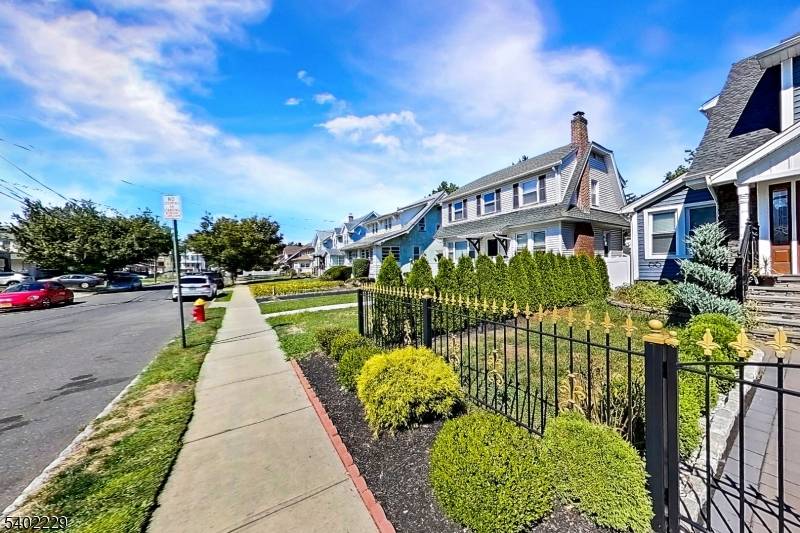 Belleville Twp., NJ 07109,64 Van Houten Pl