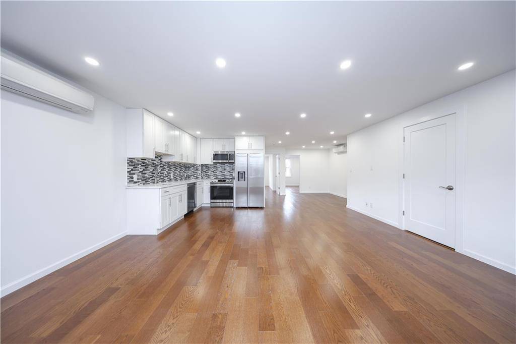 Staten Island, NY 10305,189 Saint Marys AVE