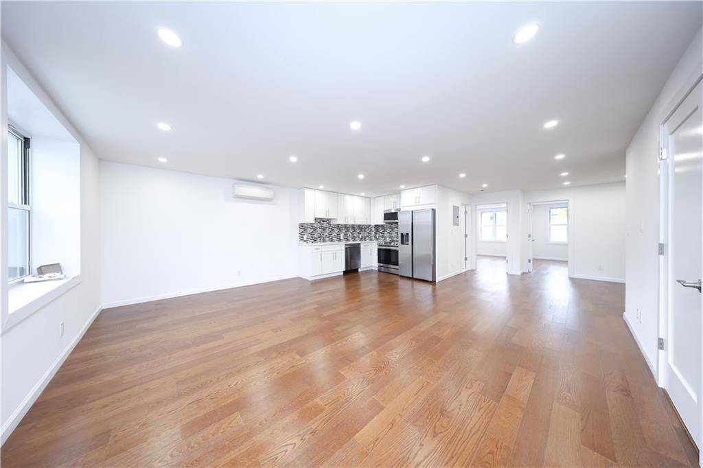 Staten Island, NY 10305,189 Saint Marys AVE