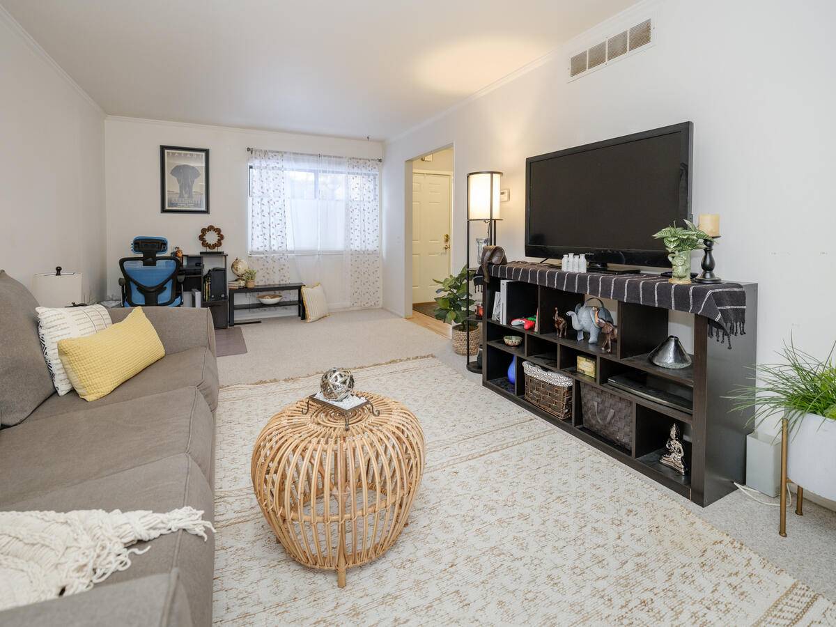 Kalamazoo, MI 49006,107 Inverness CT