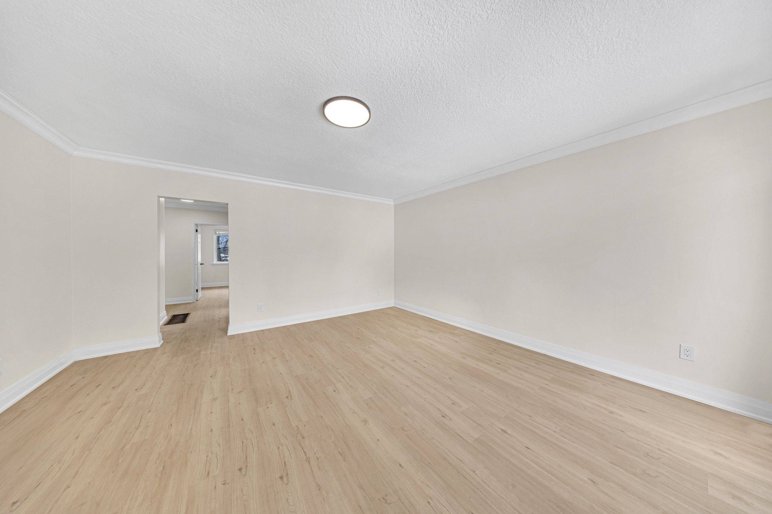 Toronto E09, ON M1J 1Y8,28 Furlong CT #Main