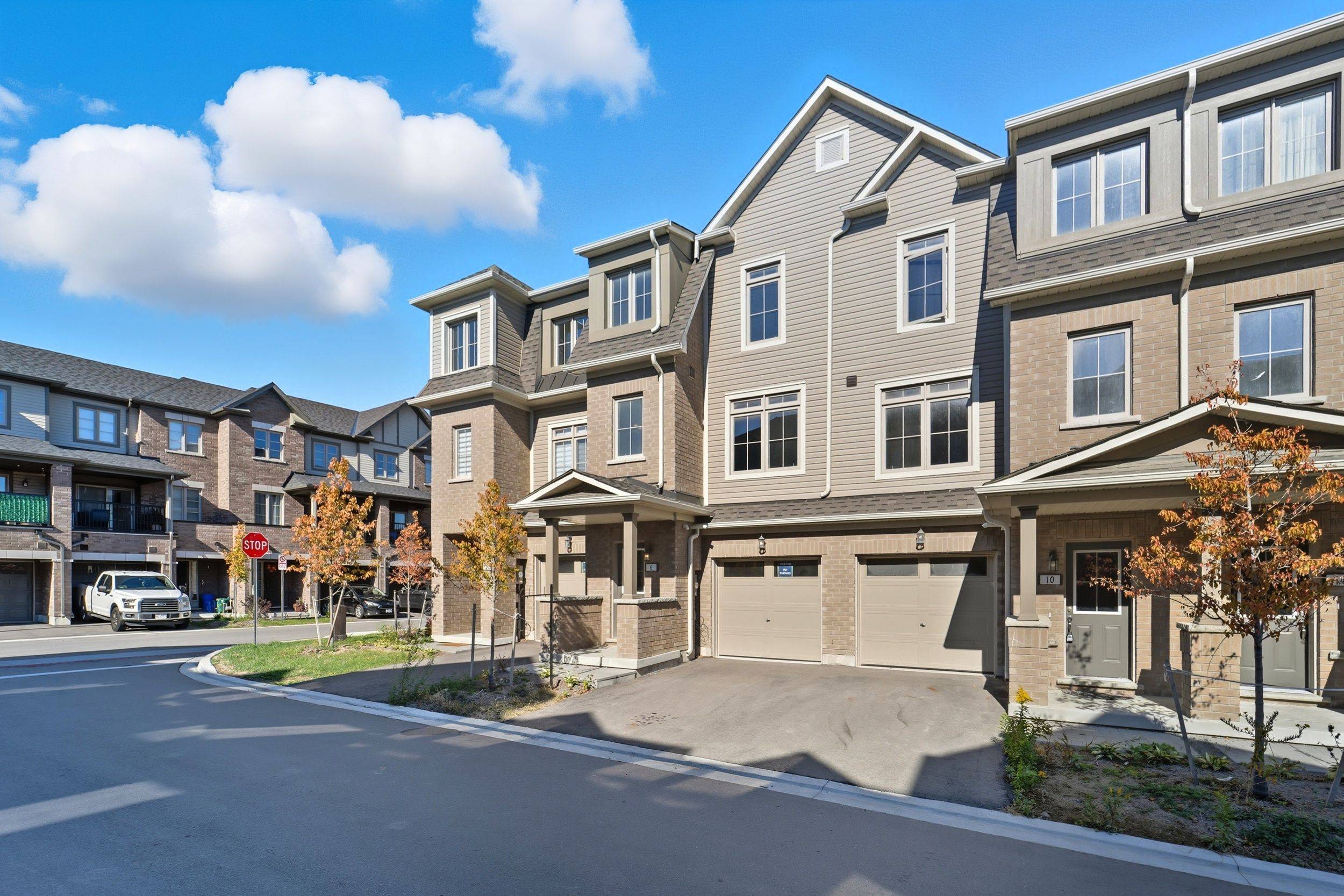 Clarington, ON L1E 0H8,6 Malone LN