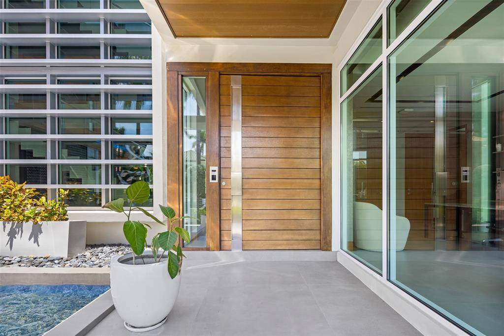 Fort Lauderdale, FL 33301,650 Royal Plaza Dr