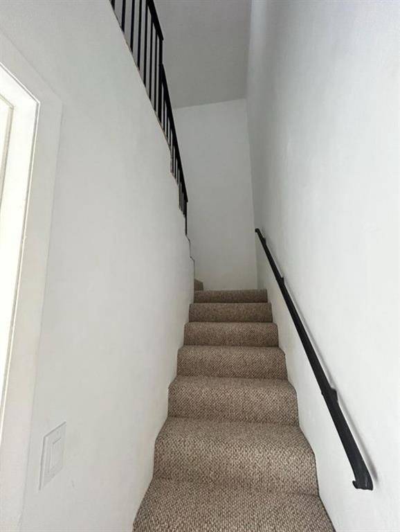 Hollywood, FL 33019,347 Elm St