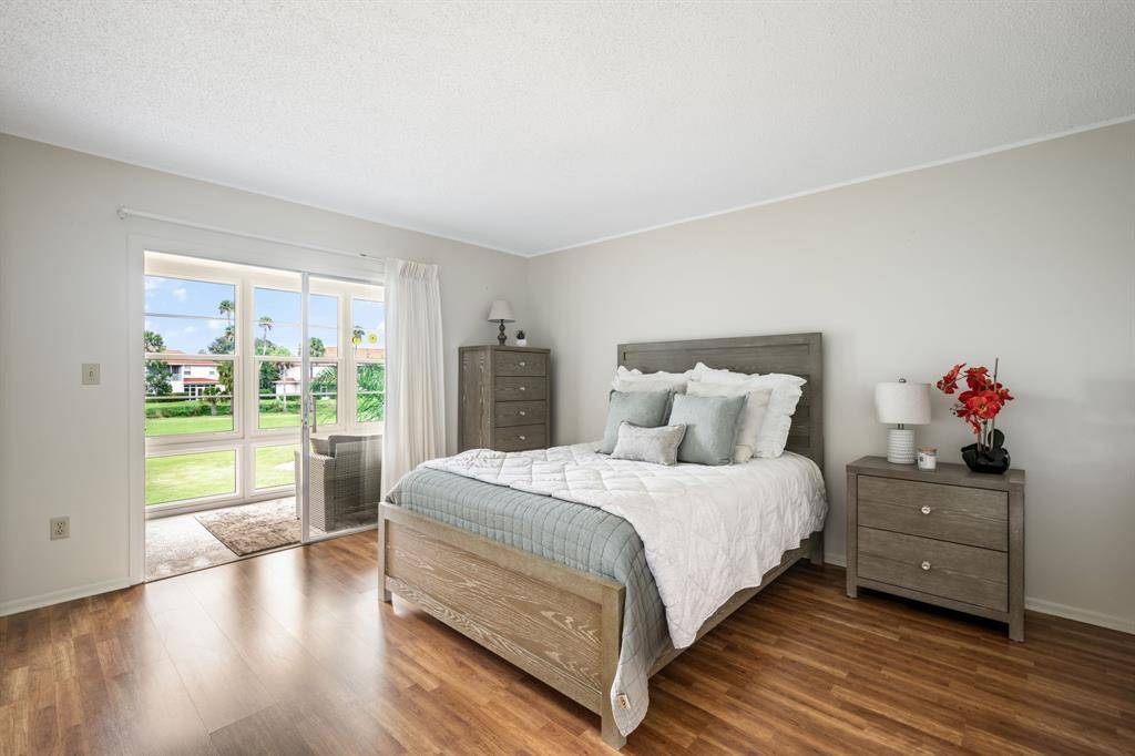 Vero Beach, FL 32962,3 Vista Palm Ln