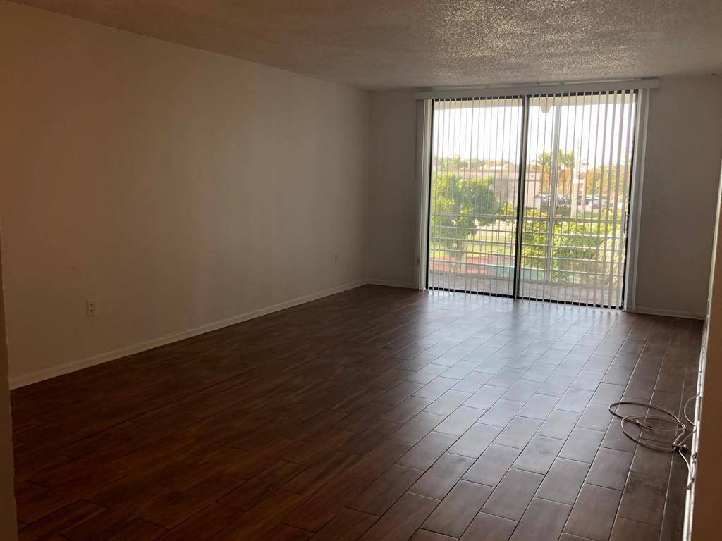 North Lauderdale, FL 33068,1800 N Lauderdale Ave #1304