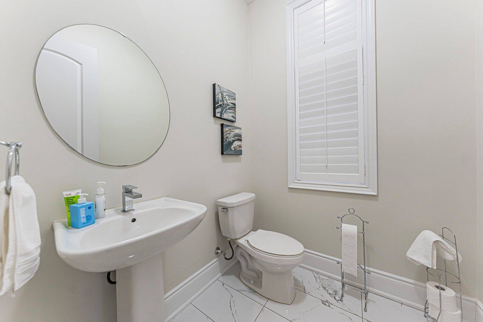 Vaughan, ON L0J 1C0,61 Ross Vennare CRES