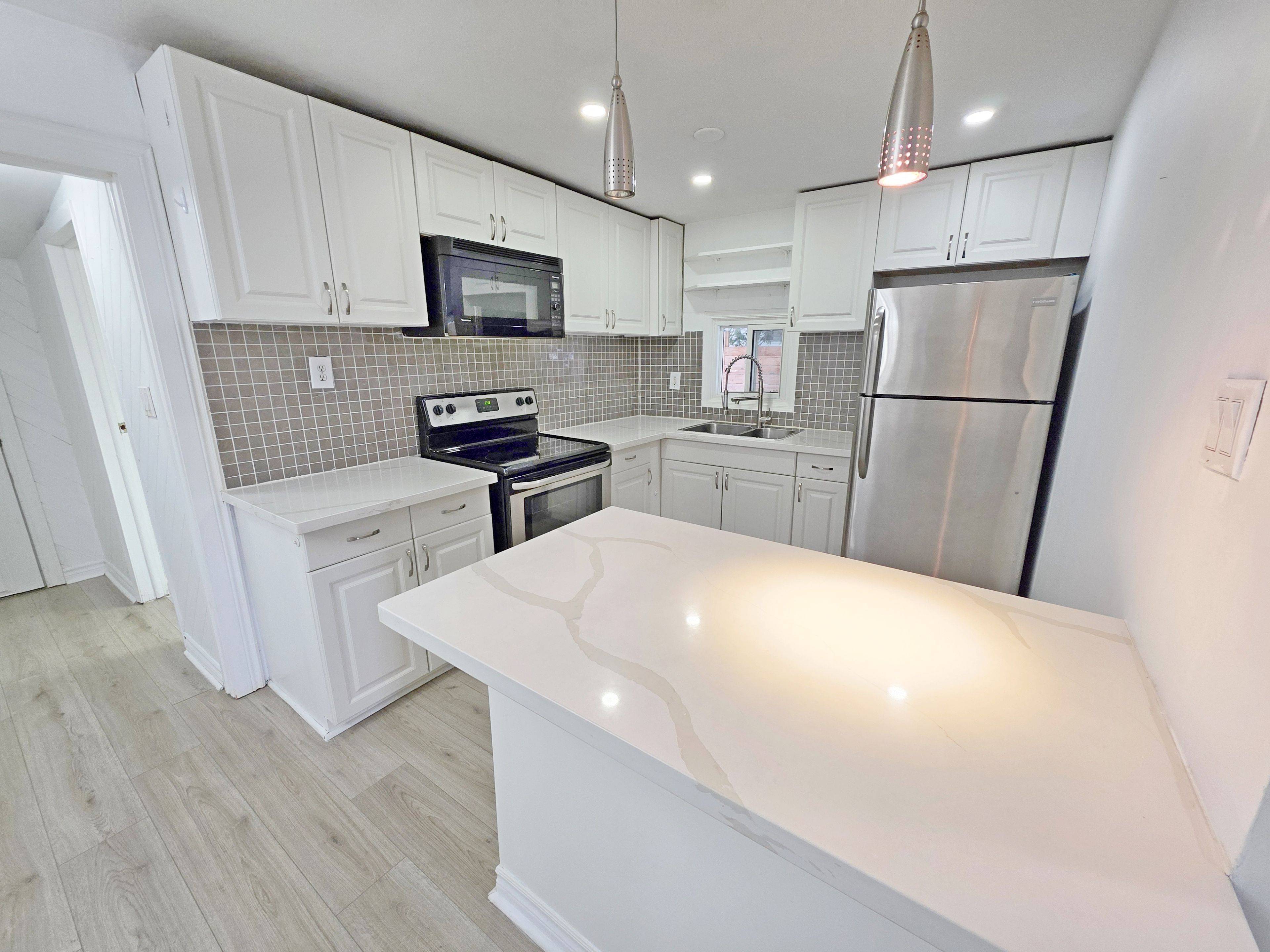 Georgina, ON L4P 2Y9,278 Pasadena DR