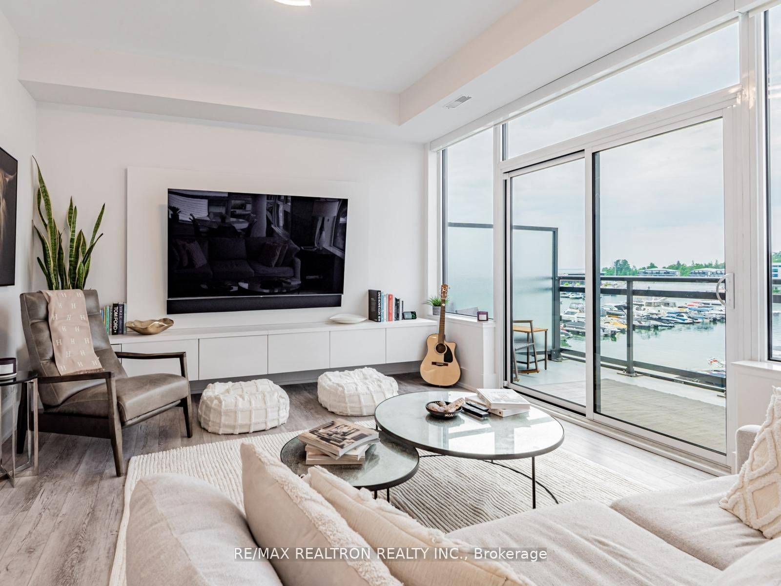 Innisfil, ON L9S 0J5,261 Broward WAY #53